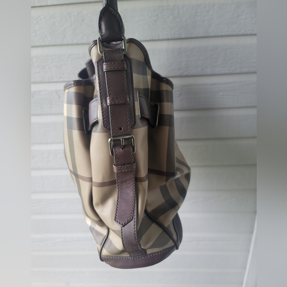 Pre Loved Burberry Belted Hobo Bag 🤎 - Picture 6 of 9